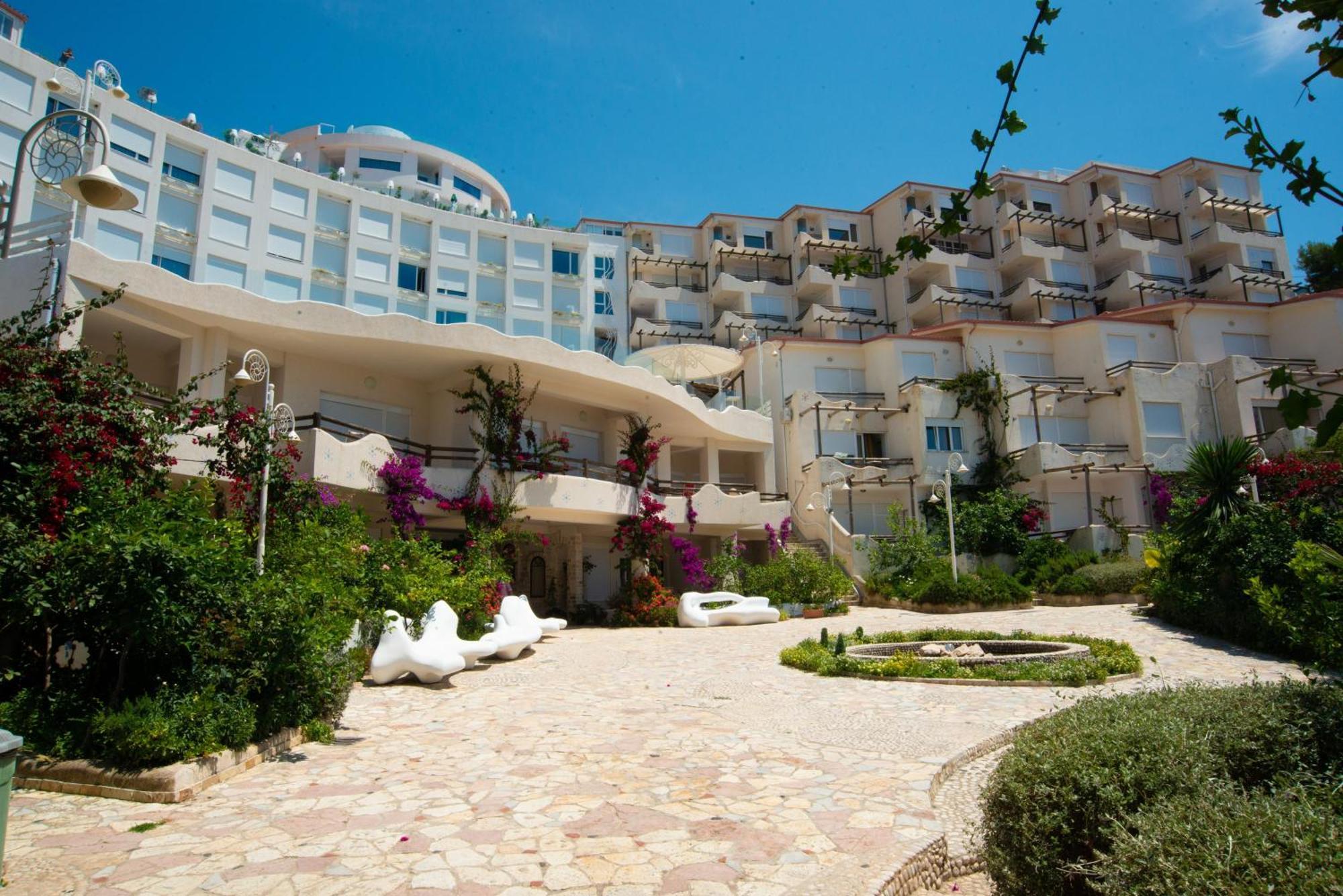 Bougainville Bay Apartments Саранде Екстериор снимка