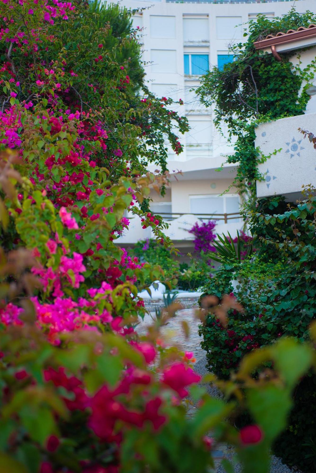 Bougainville Bay Apartments Саранде Екстериор снимка