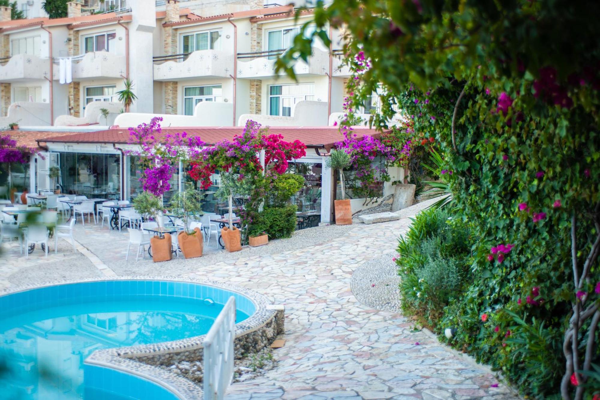 Bougainville Bay Apartments Саранде Екстериор снимка